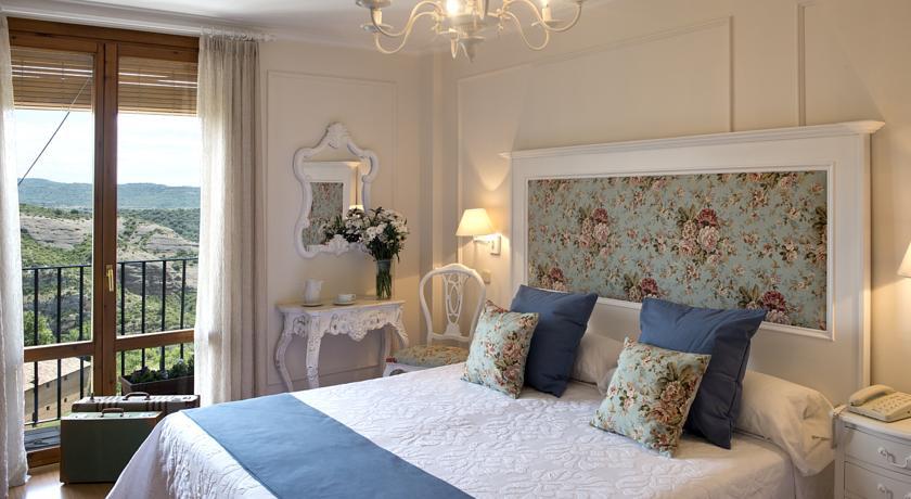 Hotel Santa Maria De Alquézar Oda fotoğraf
