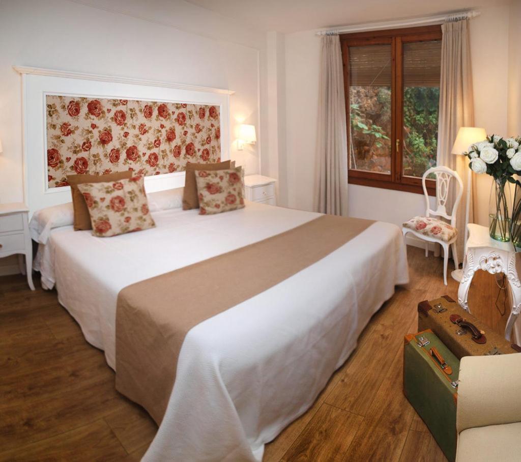 Hotel Santa Maria De Alquézar Dış mekan fotoğraf